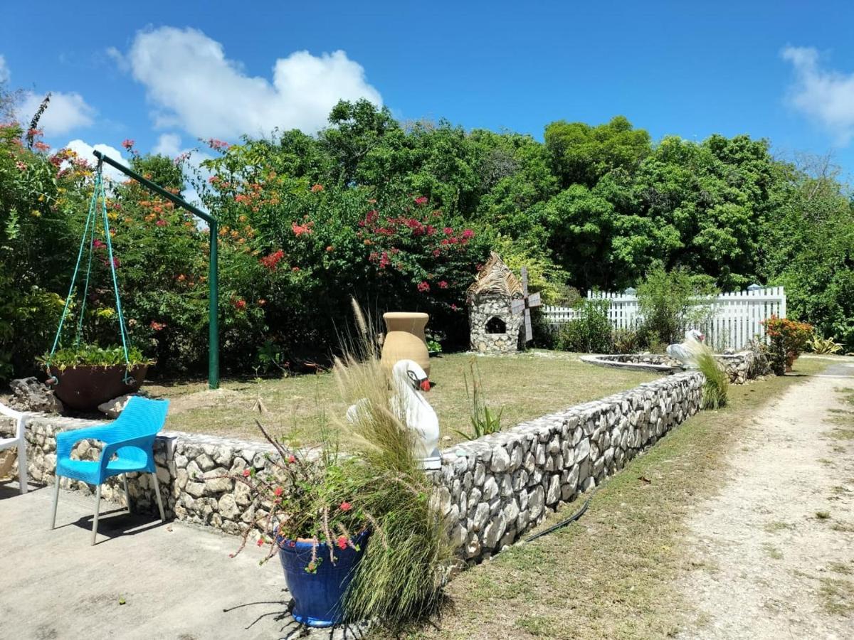 La Melodie Des Oiseaux Grand-Bourg  Exteriör bild